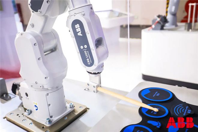 ABB在世界人工智能大會(huì)上展示人工智能應(yīng)用軟件開(kāi)發(fā)創(chuàng)新成果